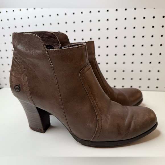 Born Women's Boots 10M Ankle Booties Light Brown Leather Block Heels Zip Up - Picture 3 of 16
